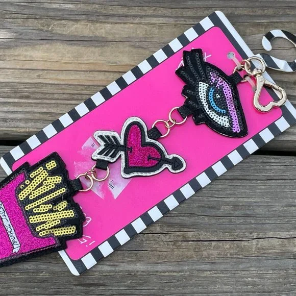 Betsey Johnson Key chains Heart, Eye French Fries Gold Tone Hardware Keys Holder - Picture 7 of 9